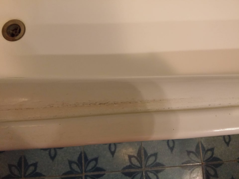 Schimmel am Badewannenrand Hotel Marina Club