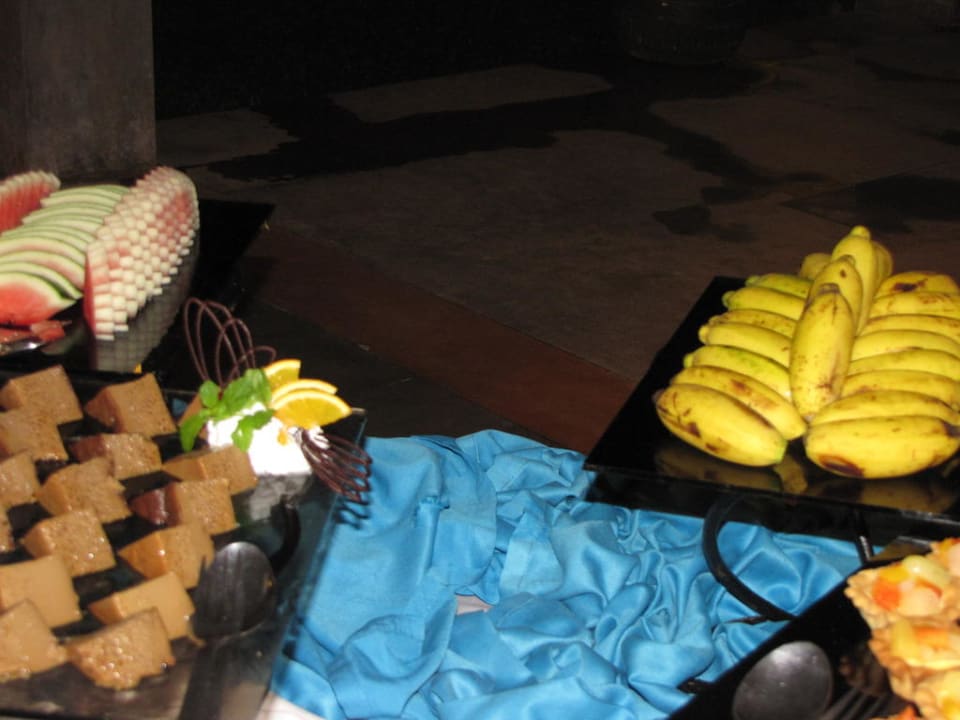 Blick auf das Dessertbüffet Goldi Sands Hotel