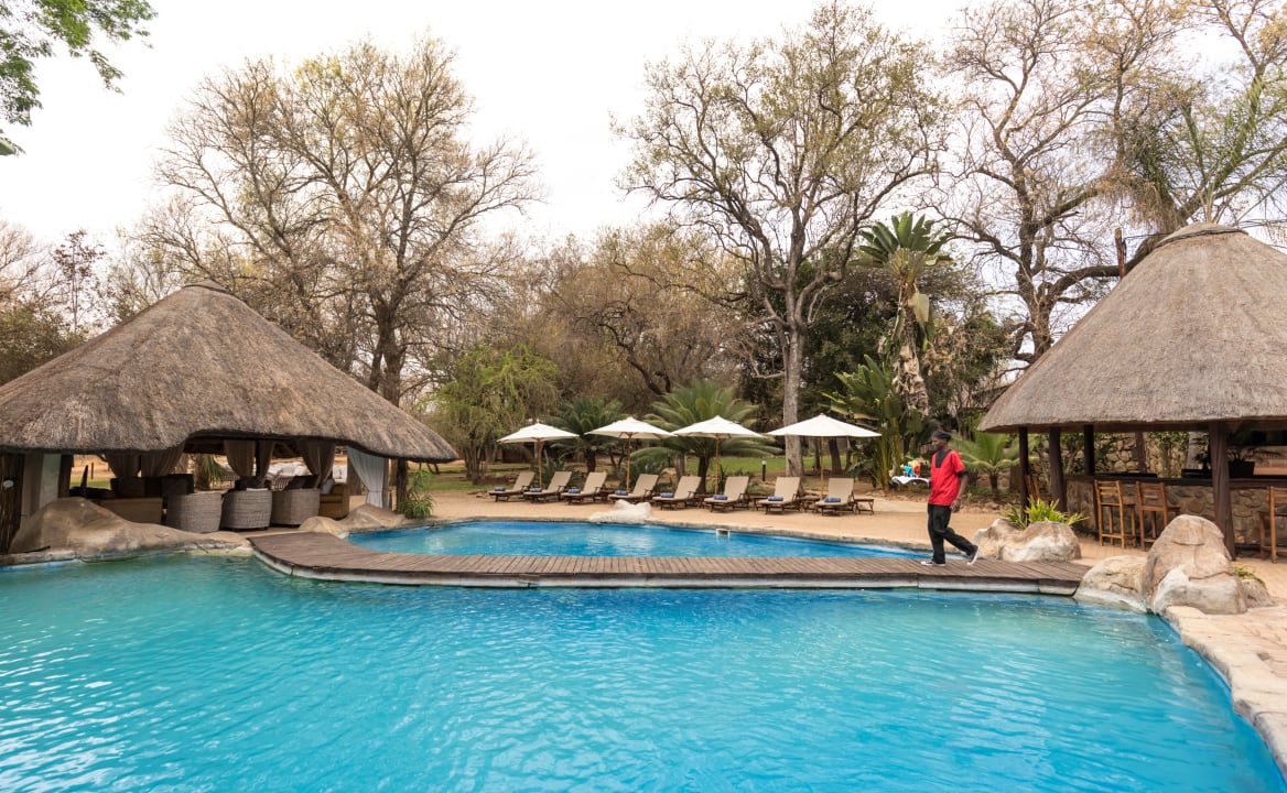 Pool Shiduli Private Game Lodge