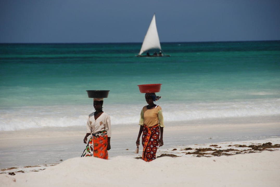 Beach life Hotel Karibuni Rafiki Beach Resort