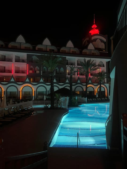 Pool Well Palace Side