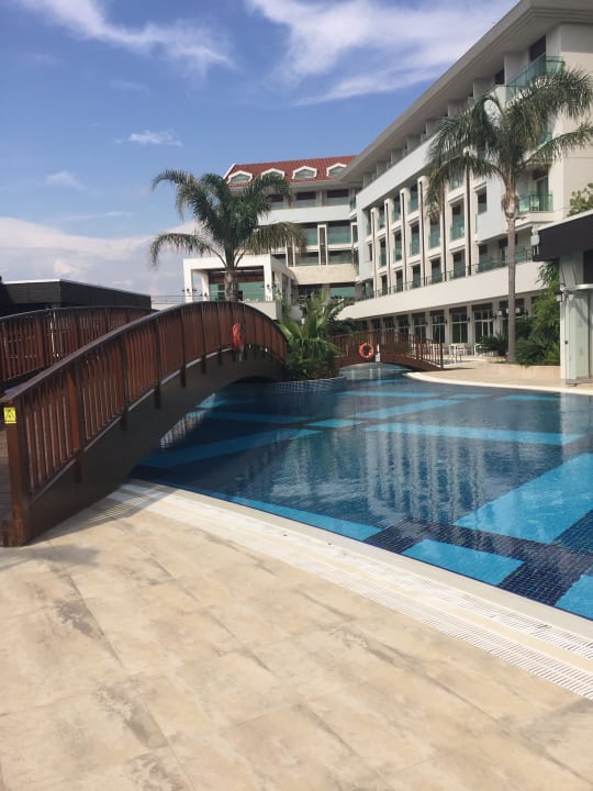 Außenansicht Sunis Evren Beach Resort Hotel & Spa