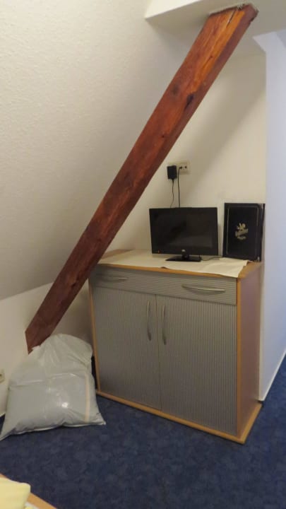 Kommode mit Mini TV Zum Harzer Jodlermeister
