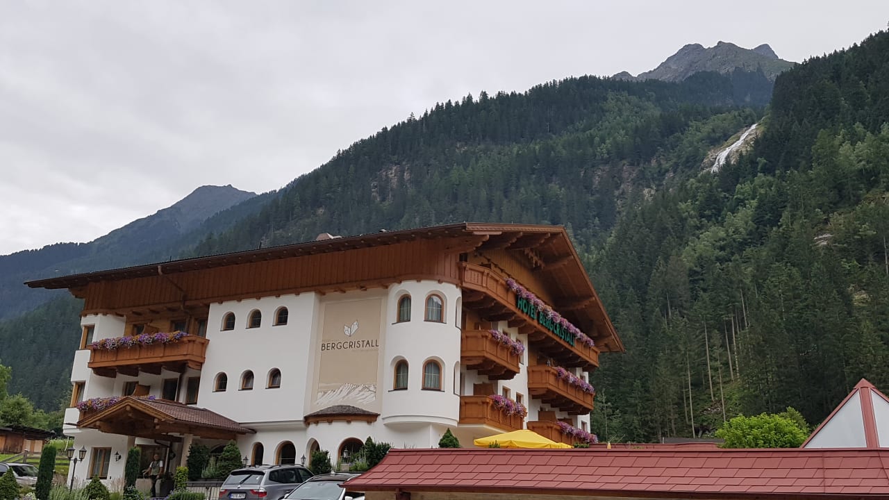 Außenansicht Hotel Bergcristall