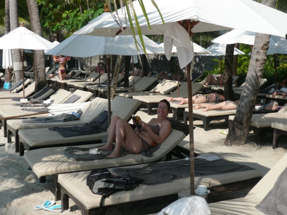 Liegen am Strand Hotel The Dewa Koh Chang