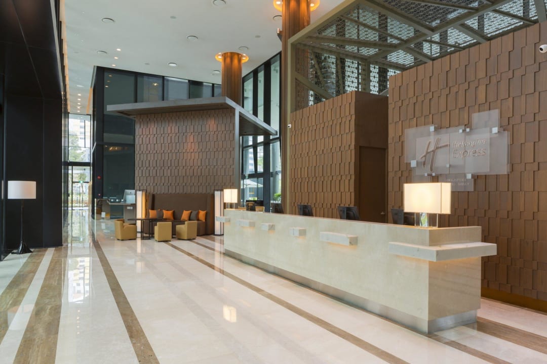 Reception Desk Holiday Inn Express Singapore Clarke Quay