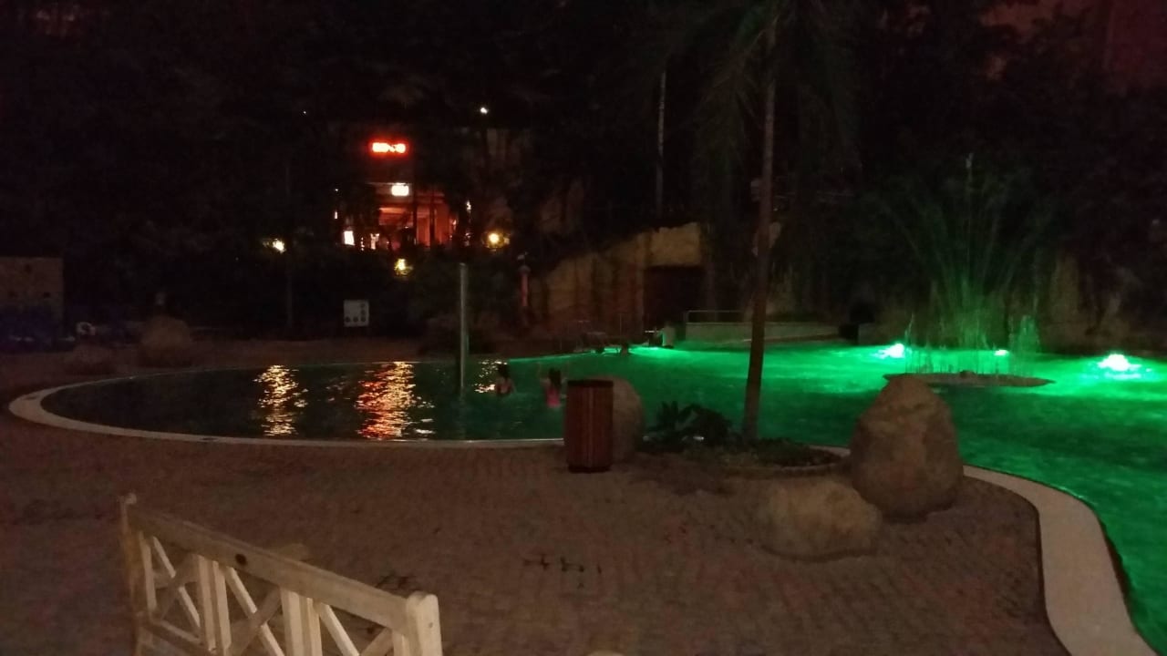 Bei Nacht in der Lagune 2 Tropical Islands Resort