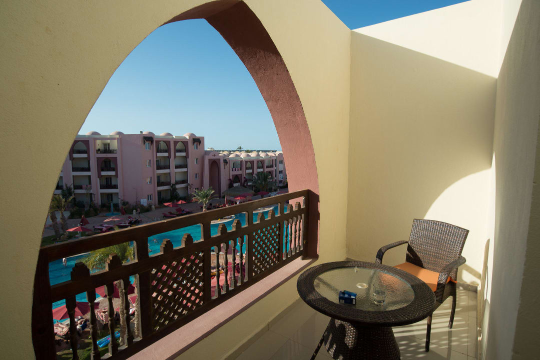 Blick vom Balkon auf den Pool Lella Meriam Hotel & Club