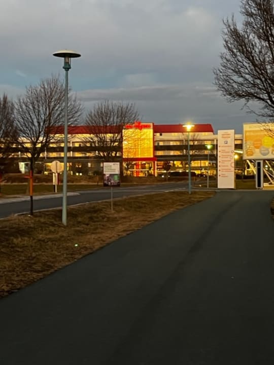 Außenansicht All In Red Thermenhotel