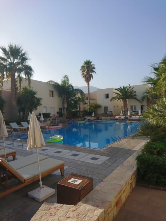 Pool Hotel Meropi