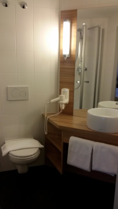 Bad Businesszimmer 740 Leonardo Hotel Vienna Schönbrunn