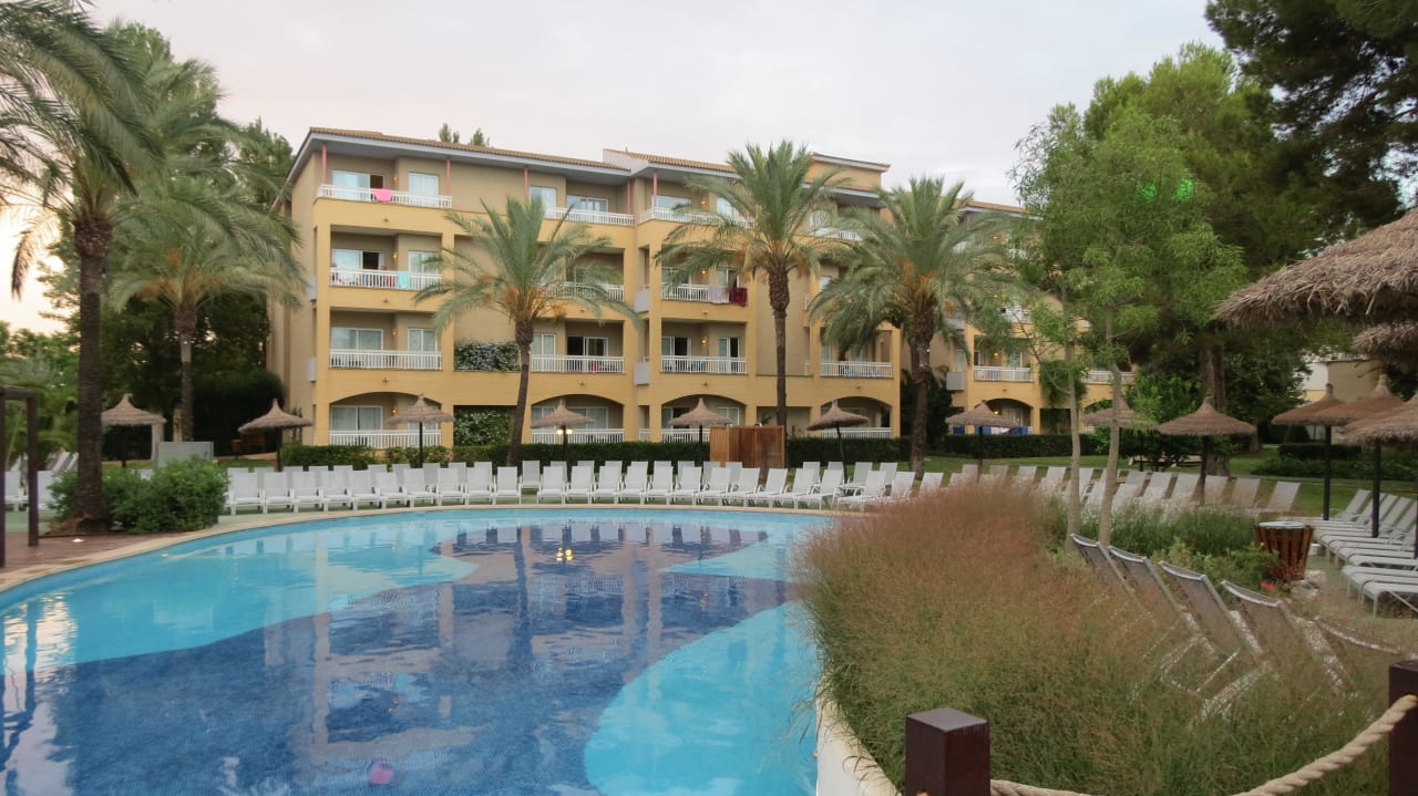 Pool Prinsotel La Dorada