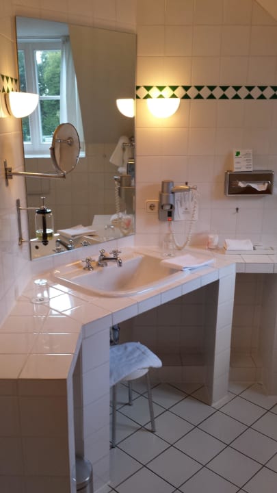 Badezimmer Hotel Jagdhaus Waldfrieden