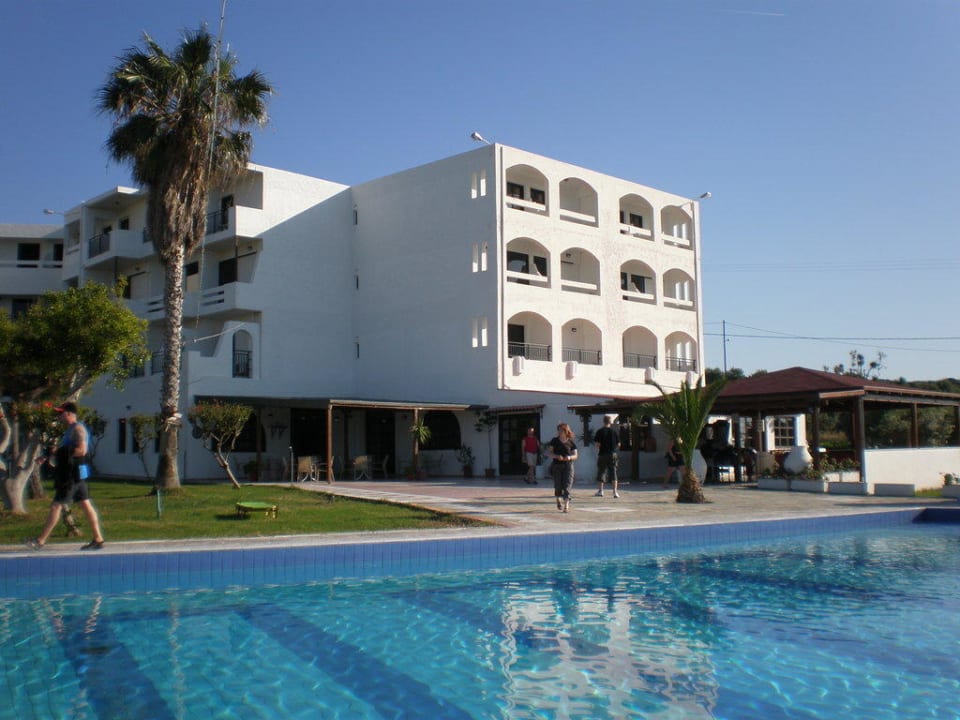 Pool und Hotel Ocean Heights View Hotel