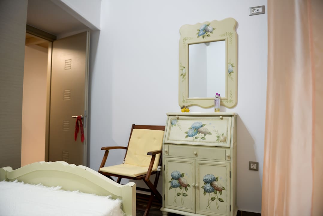 Zimmer Patras Luxury Seaside House