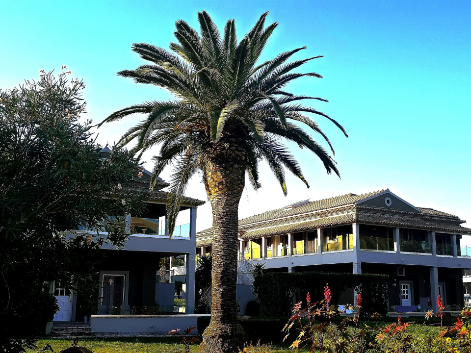 Außenansicht Acharavi Beach Hotel