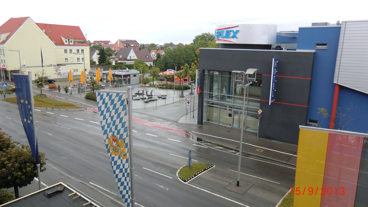 Blick zur Straße 2 ZELLER´s Quartier
