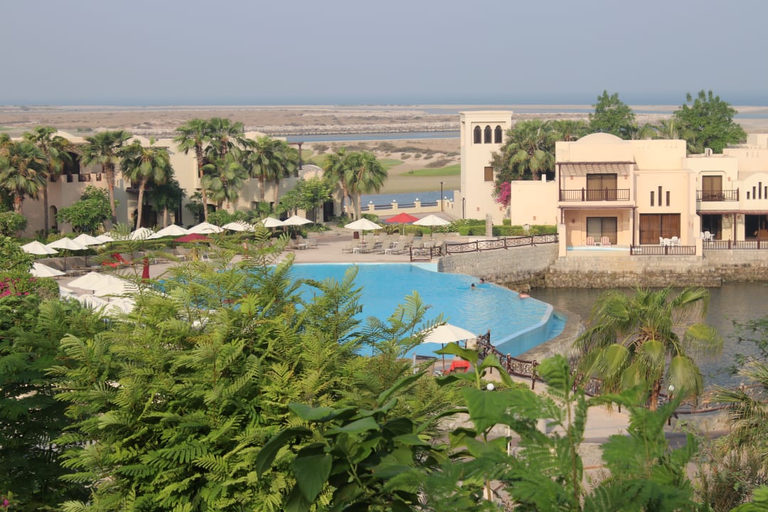 Pool The Cove Rotana Resort