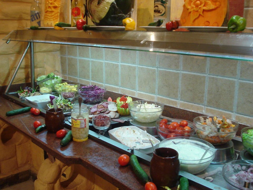 Salatbar im Hauptrestaurant Pickalbatros Alf Leila Wa Leila Resort - Neverland Hurghada