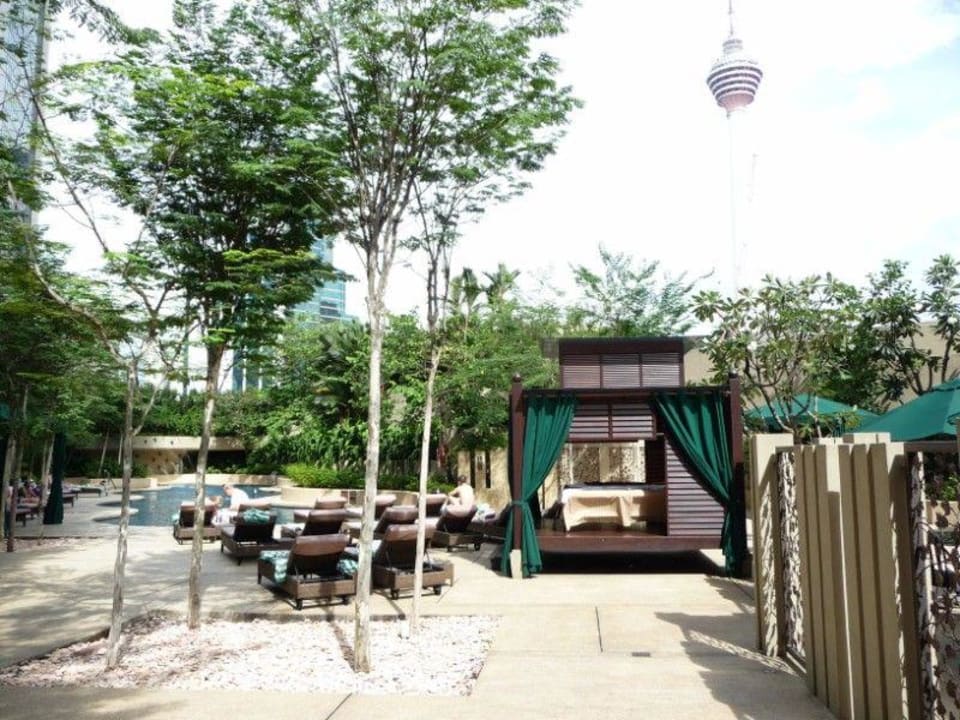 Außenpool des Hotels in der 5.Etage Sheraton Imperial Kuala Lumpur