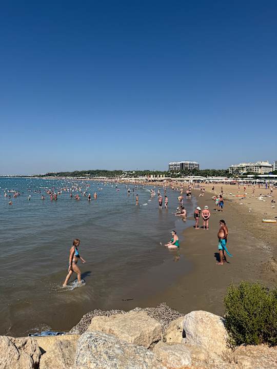 Strand Kamelya Aishen Club