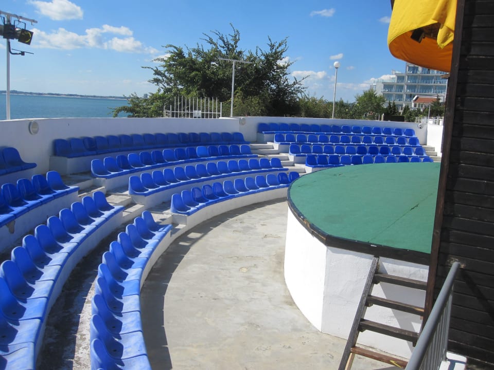 Theater für abendliche Veranstaltungen Hotel Sineva Beach