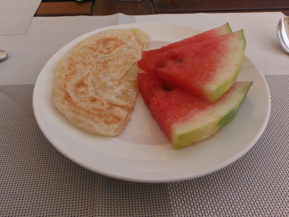 Frühstück DoubleTree by Hilton Resort & Spa Marjan Island