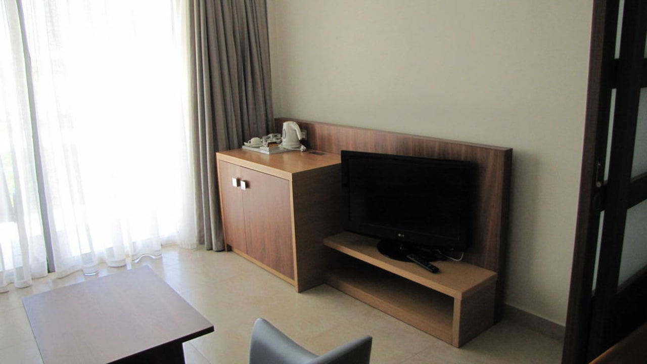 LCD TV , Kaffeecke mit Kühlschrank Apollo Blue