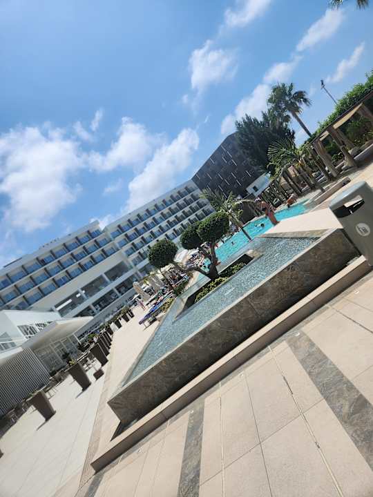 Gartenanlage Chrysomare Beach Hotel & Resort
