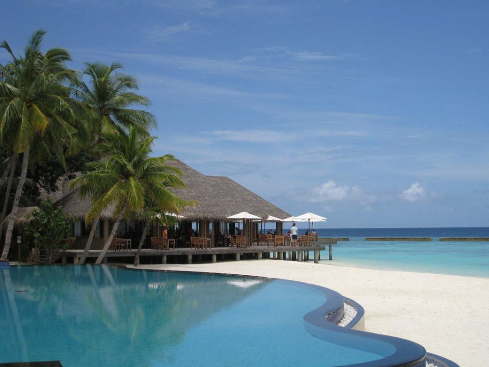 Pool Veligandu Maldives Resort Island