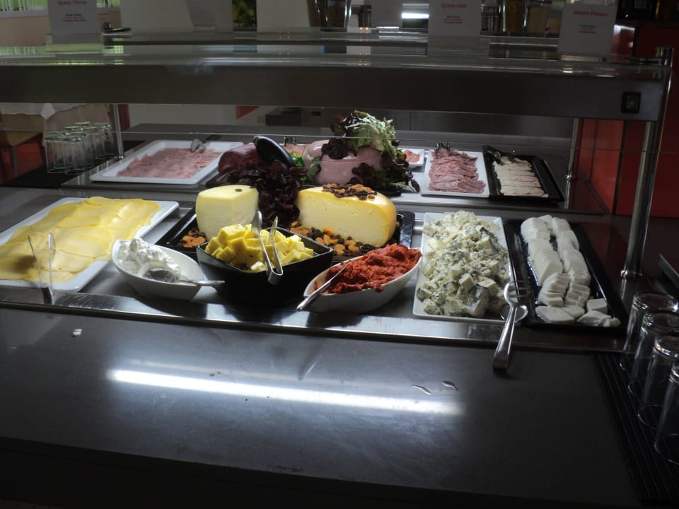 Buffet, leider im Keller THB Lanzarote Beach