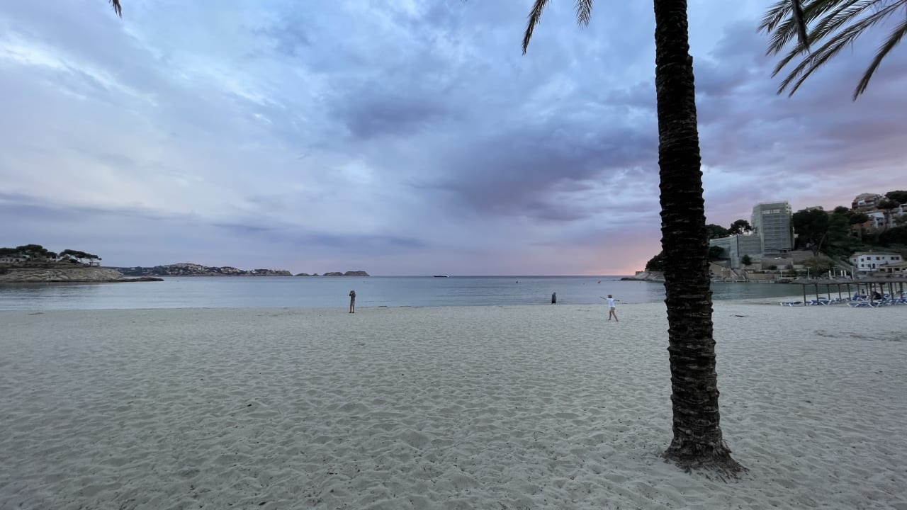 Strand Roc Oberoy