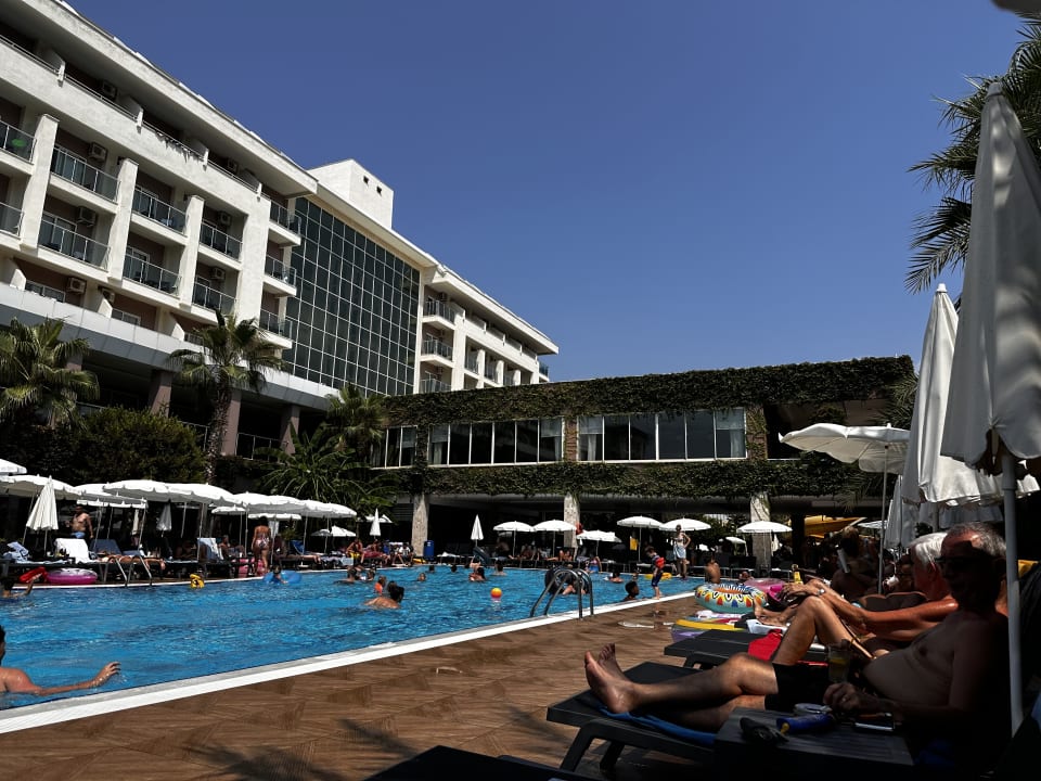 Pool Telatiye Resort