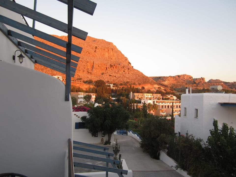 Die Morgensonne über der Anlage Pontoria Stegna Studios