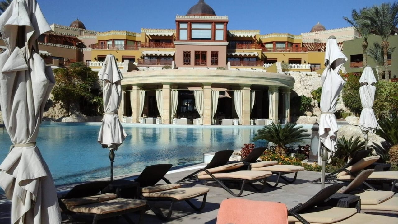 Blick auf den Pool Makadi Spa - Adults only