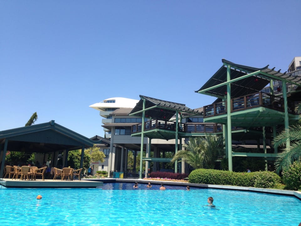 Am Pool Limak Lara Deluxe Hotel & Resort