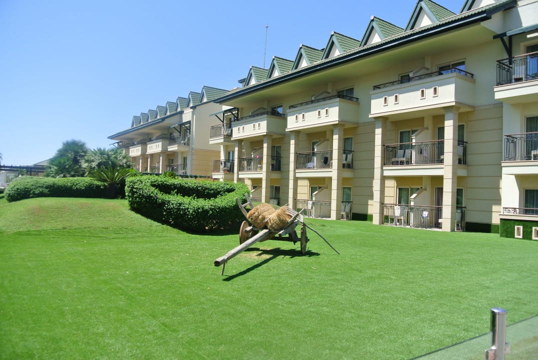 Teil von Hotel rechts Dobedan Exclusive Hotel And Spa