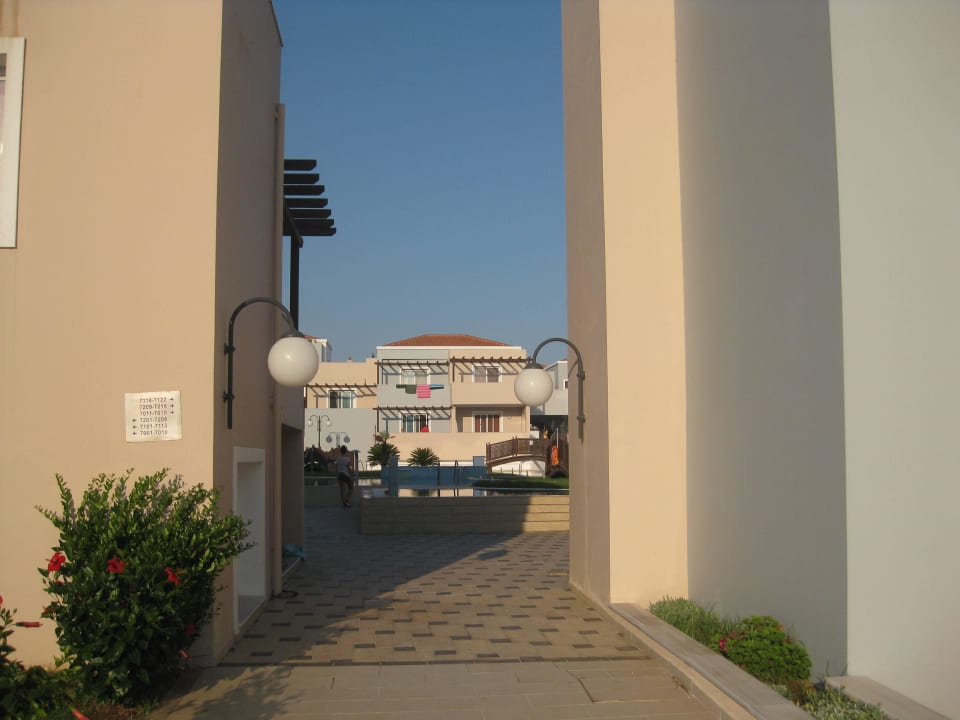 Blick zum Family Relax Pool Atlantica Marmari Palace