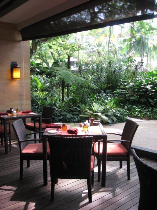 Terrasse des Spice Market Cafe Hotel Shangri-La Rasa Sayang Resort