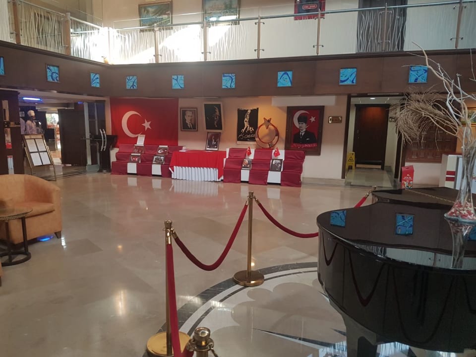 Lobby Latanya Park Resort