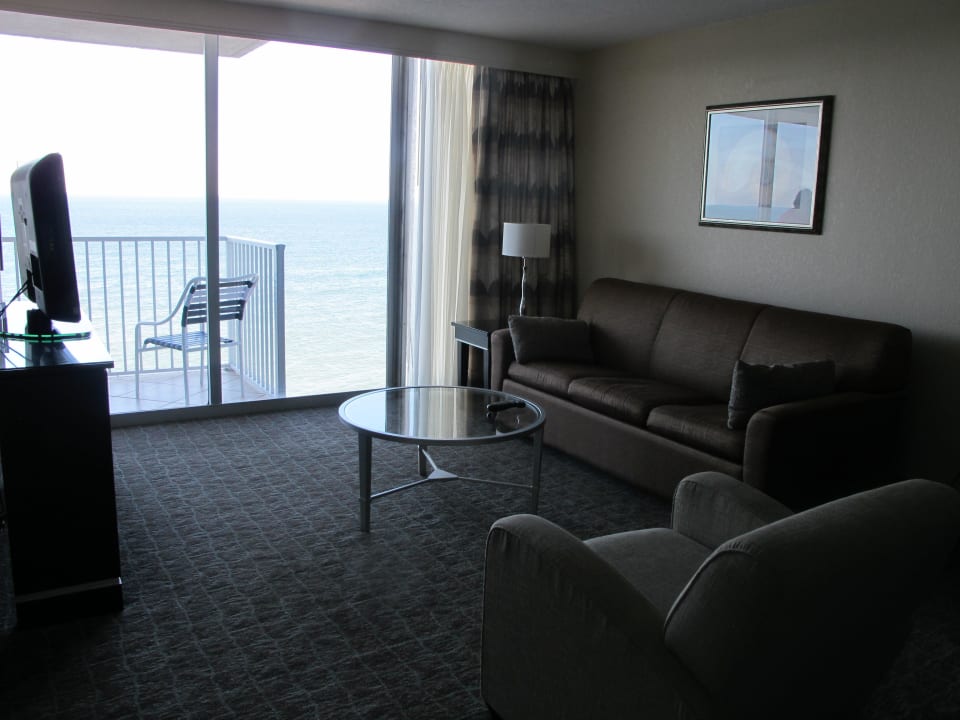 Wohnbereich Radisson Suite Hotel Oceanfront