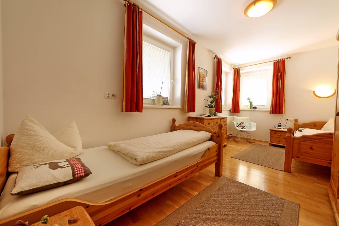 Schlafzimmer II  1.Stock Alpen Appartements Moigg