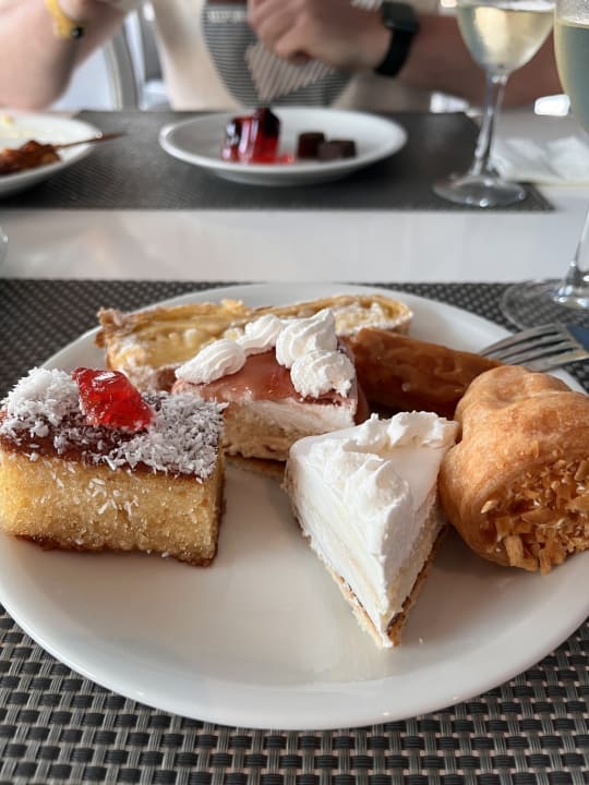 Gastro Asterias Beach Resort