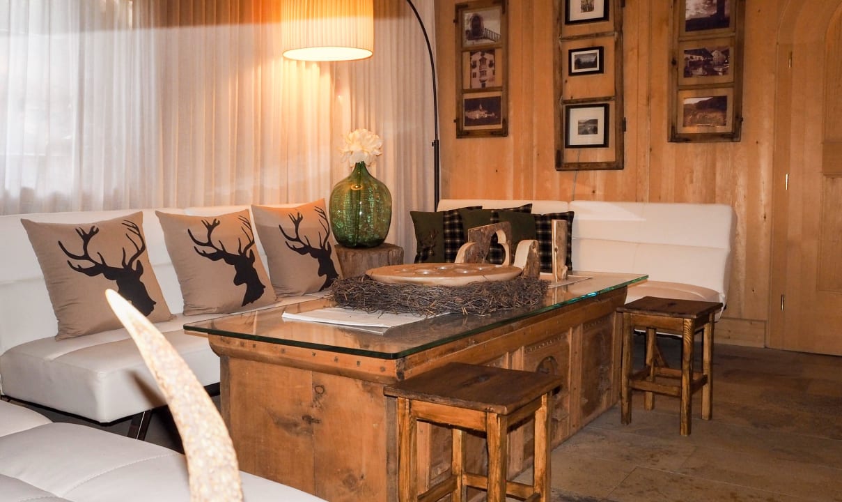 Eine Wohlfühlecke, kleine Bar vorhanden  Aparthotel Garni Christophorus