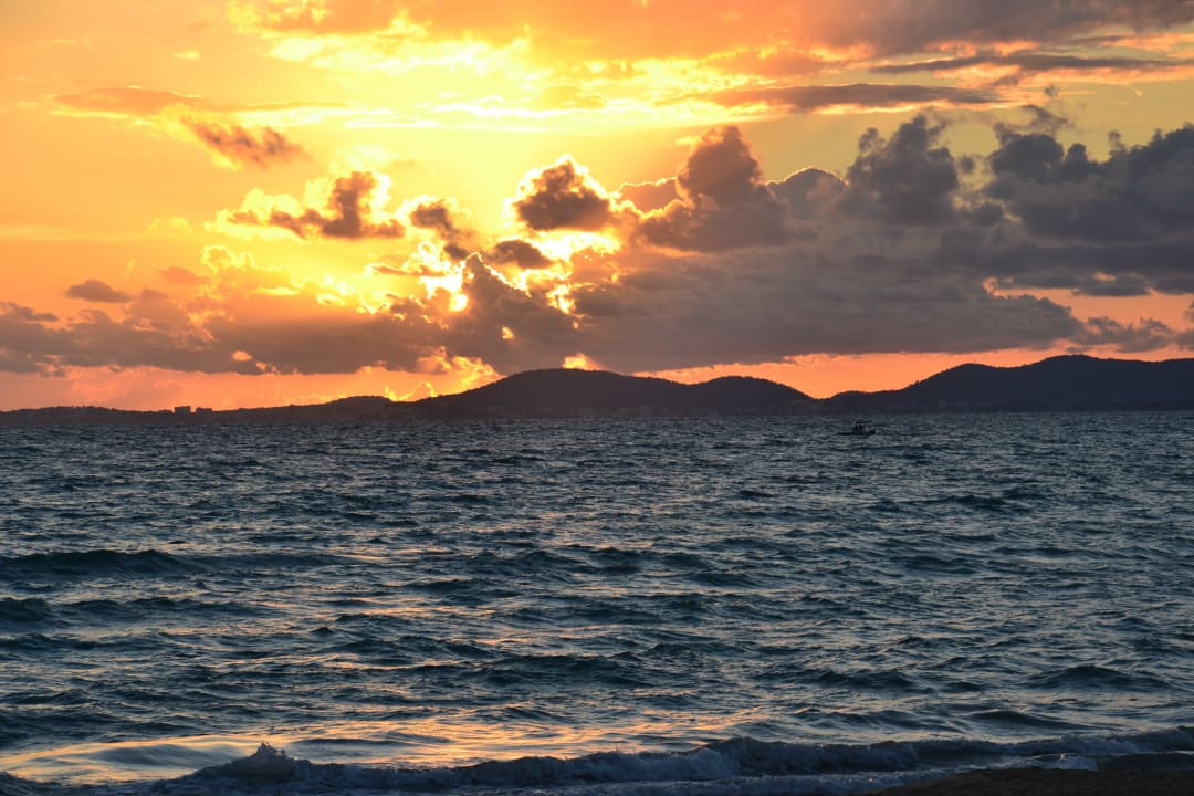 Strand, Sonnenuntergang allsun Hotel Pil-lari Playa