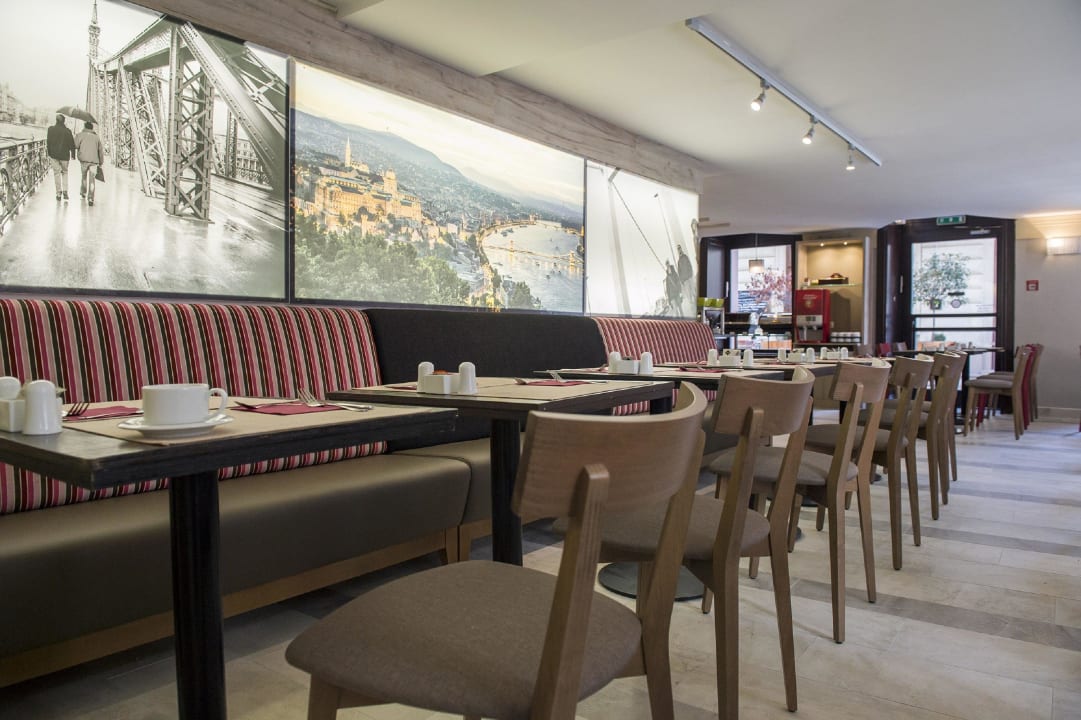 Restaurant Three Corners Hotel Art