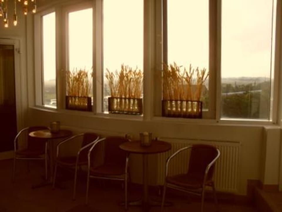 Erfrischungsbereich im 7. Stock mit Wasser und Obst Hotel Fährhaus