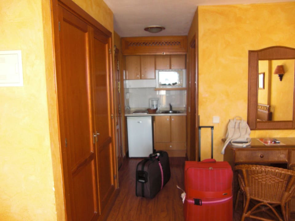 Ein Blick auf den Ein-Ausgang und Küche Ole Tropical Tenerife