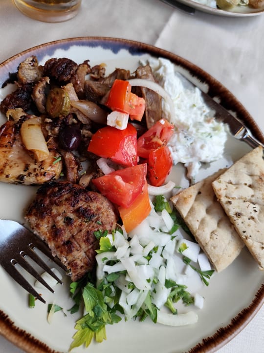 Gastro Anissa Beach & Village