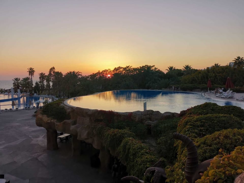 Pool Starlight Resort Hotel